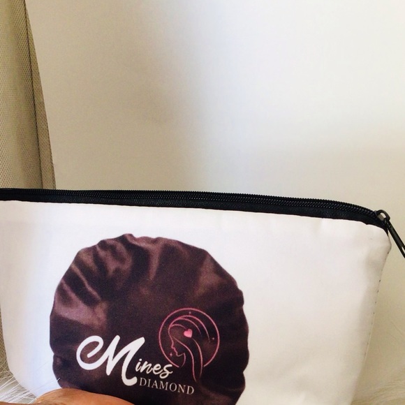 Mines Diamond Very Nice Light Traveling Bag Used For Your Phone Or Makeup - Picture 2 of 7